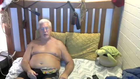 A Man online show from December 19, 12:56 am