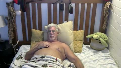 A Man online show from December 31, 7:07 pm