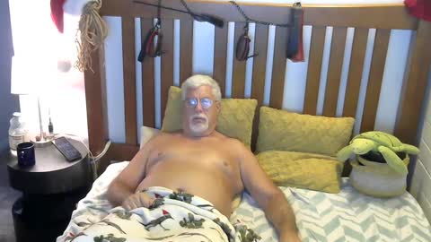 A Man online show from December 8, 2:41 pm