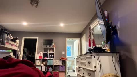 yourstoforget online show from February 20, 12:29 pm