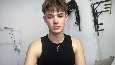 yoursweetyguy online show from November 3, 5:48 pm