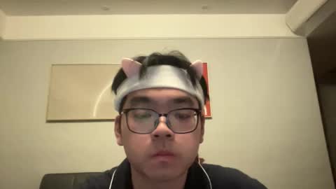 Albert Locko online show from February 4, 6:14 pm