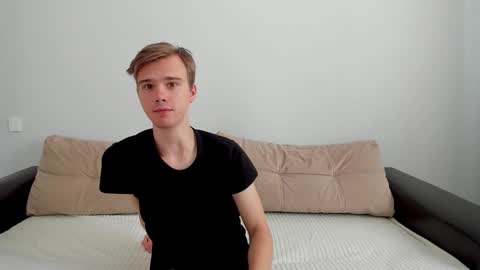 Yue Lang and Samm online show from September 21, 8:58 am