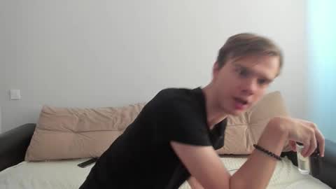 Yue Lang and Samm online show from October 4, 10:20 am