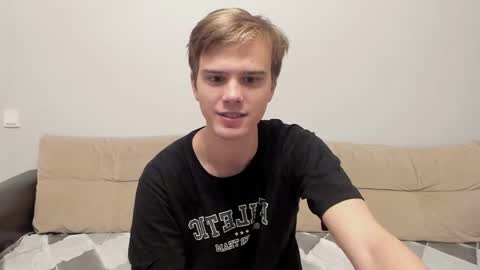 Yue Lang and Samm online show from October 18, 6:46 pm