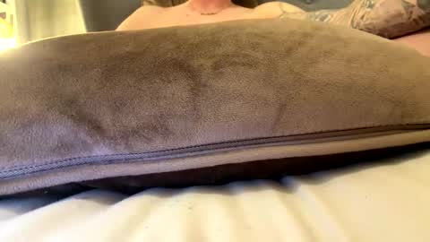 yungdilf27 online show from April 5, 9:22 pm