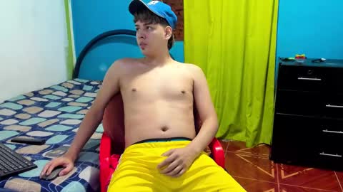 ZackMontiel07 online show from December 22, 1:12 am