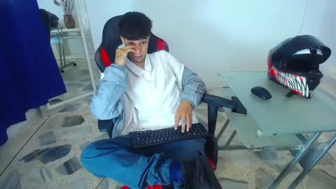 zack online show from December 6, 11:25 pm