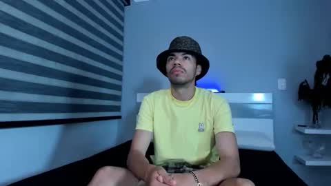Snapshot of zaynshadow_ chatting on October 20, 6:50 am zaynshadow_ online show from October 20, 6:50 am