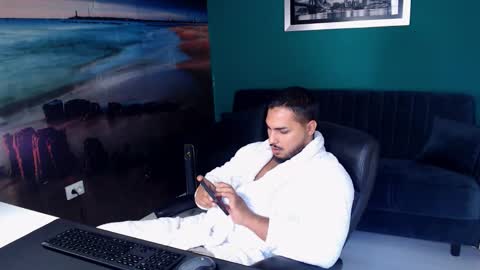 zenobaro online show from October 12, 12:10 pm