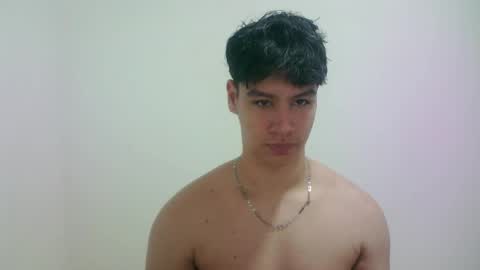 zeus_183 online show from April 13, 3:07 am