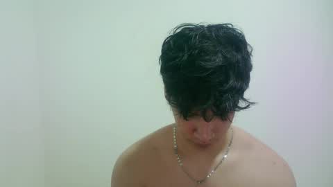 zeus_183 online show from April 1, 3:41 am