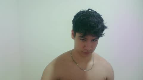 zeus_183 online show from March 9, 7:46 am