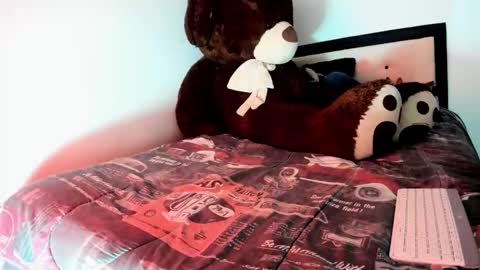 zeus online show from November 24, 11:28 pm