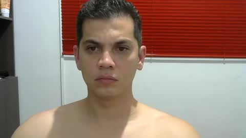 zoro_00 online show from February 24, 1:28 am