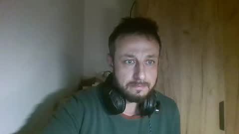 zvrhlikodvedle online show from April 23, 11:51 pm