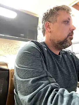 tank32s online show from January 4, 9:00 am