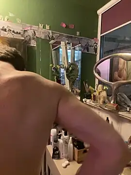 ETHAN MOORE online show from October 31, 3:26 pm