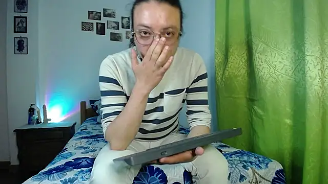 monkeywillwhite online show from November 6, 2:25 am