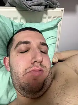 Snapshot of strange6696 chatting on February 5, 5:21 pm strange6696 online show from February 5, 5:21 pm