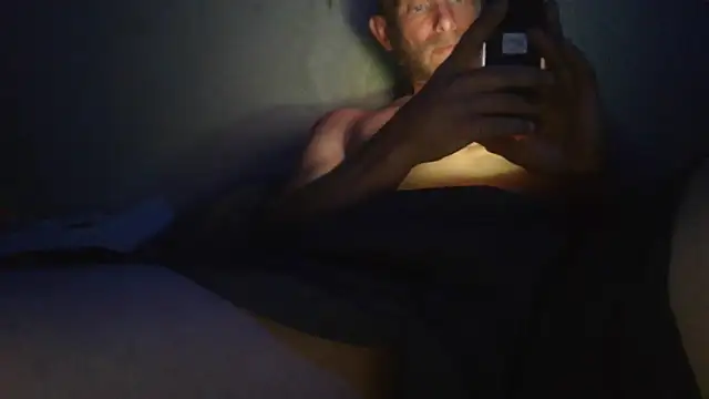 daddytim0 online show from April 18, 8:05 am