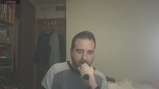 curiosillo83 online show from March 8, 8:08 am