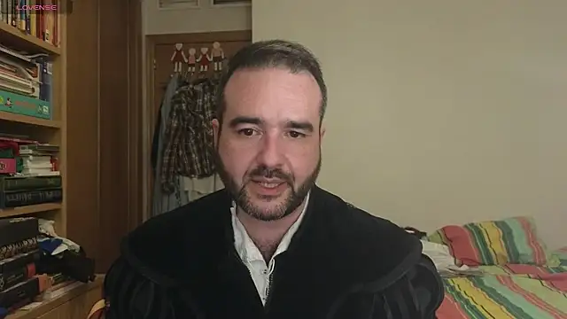 curiosillo83 online show from October 4, 11:42 pm