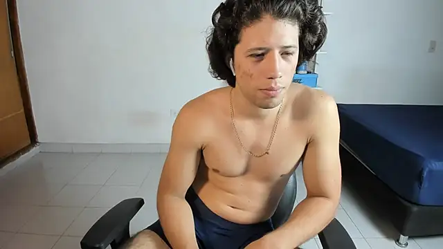 imtonny19 online show from December 18, 1:34 am