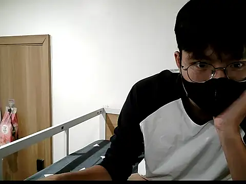 Gwencloudy online show from October 24, 3:36 pm