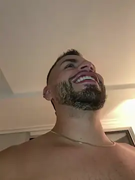 Snapshot of Juan_Castano chatting on January 23, 4:41 am Juan Castano online show from January 23, 4:41 am