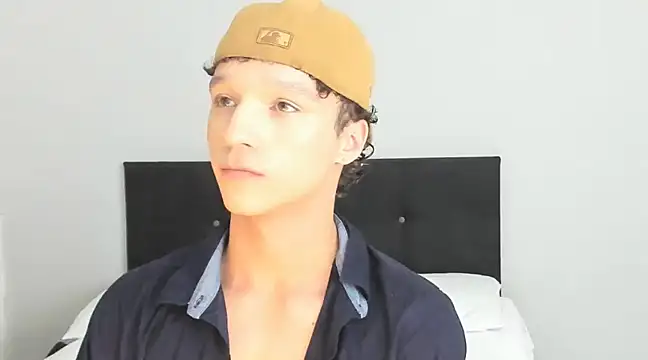 angelcortes online show from February 22, 8:48 pm