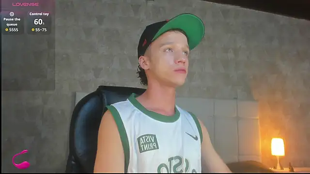 angelcortes online show from December 1, 1:36 pm