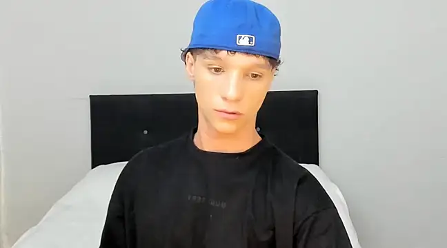 angelcortes online show from March 14, 10:25 pm