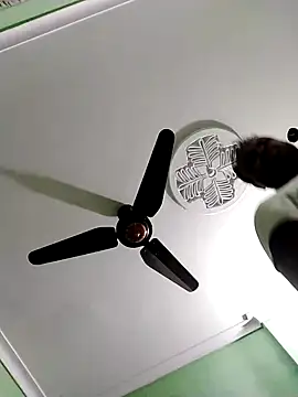 Snapshot of Niladri1410 chatting on February 13, 6:59 pm Niladri1410 online show from February 13, 6:59 pm