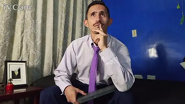 HomeAloneK online show from November 13, 7:51 pm