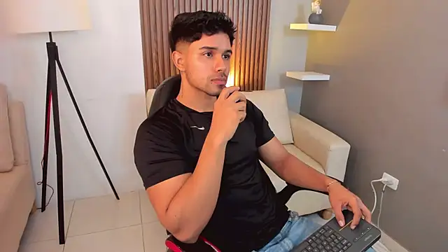 liam collins21 online show from February 18, 11:44 am