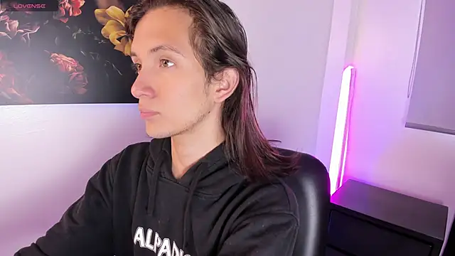 Feniix   online show from December 11, 1:11 pm