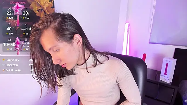 Feniix   online show from December 6, 1:22 pm