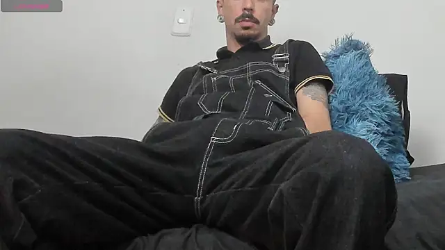 Aaron BigDickxxx online show from November 21, 8:41 pm