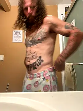 Crackkers online show from October 28, 4:59 am