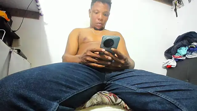 hugo3918  online show from November 24, 2:40 pm