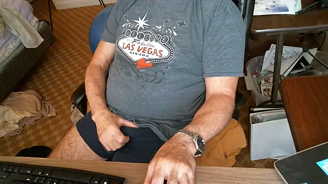Snapshot of matureboomer chatting on February 13, 6:59 pm matureboomer online show from February 13, 6:59 pm
