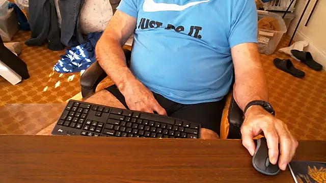 Snapshot of matureboomer chatting on September 25, 12:59 pm matureboomer online show from September 25, 12:59 pm