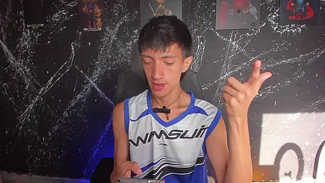 DereckCooperr online show from February 3, 9:09 pm