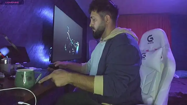 Eduu2322 online show from October 7, 8:24 pm