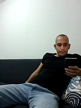 Snapshot of Ladysjunior chatting on October 17, 8:24 pm Ladysjunior online show from October 17, 8:24 pm