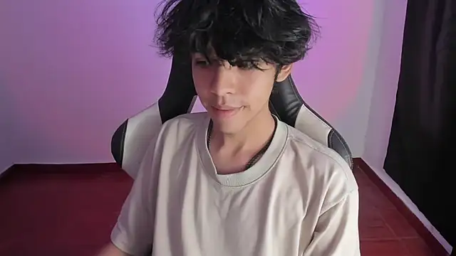 Alan26  online show from January 19, 1:10 am