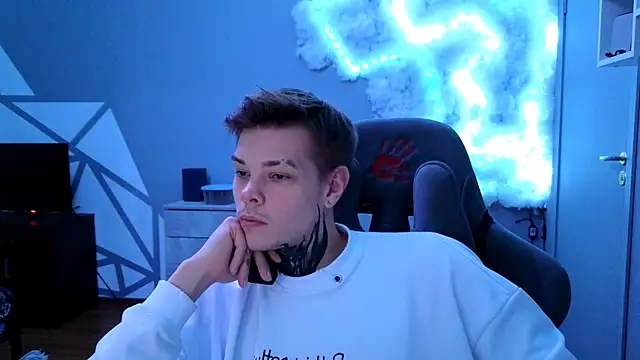 DENIS HERE online show from December 3, 12:38 pm