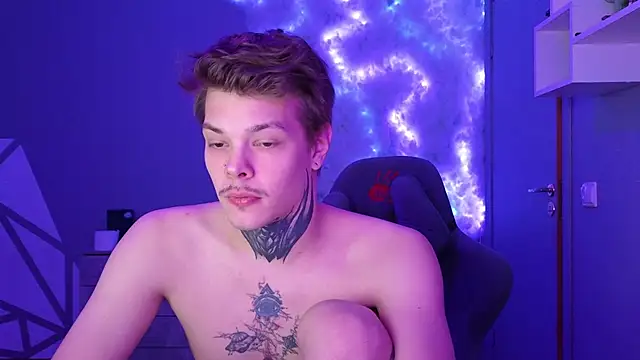 DENIS HERE online show from December 30, 6:38 pm