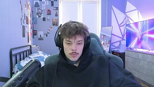 DENIS HERE online show from February 4, 1:16 pm